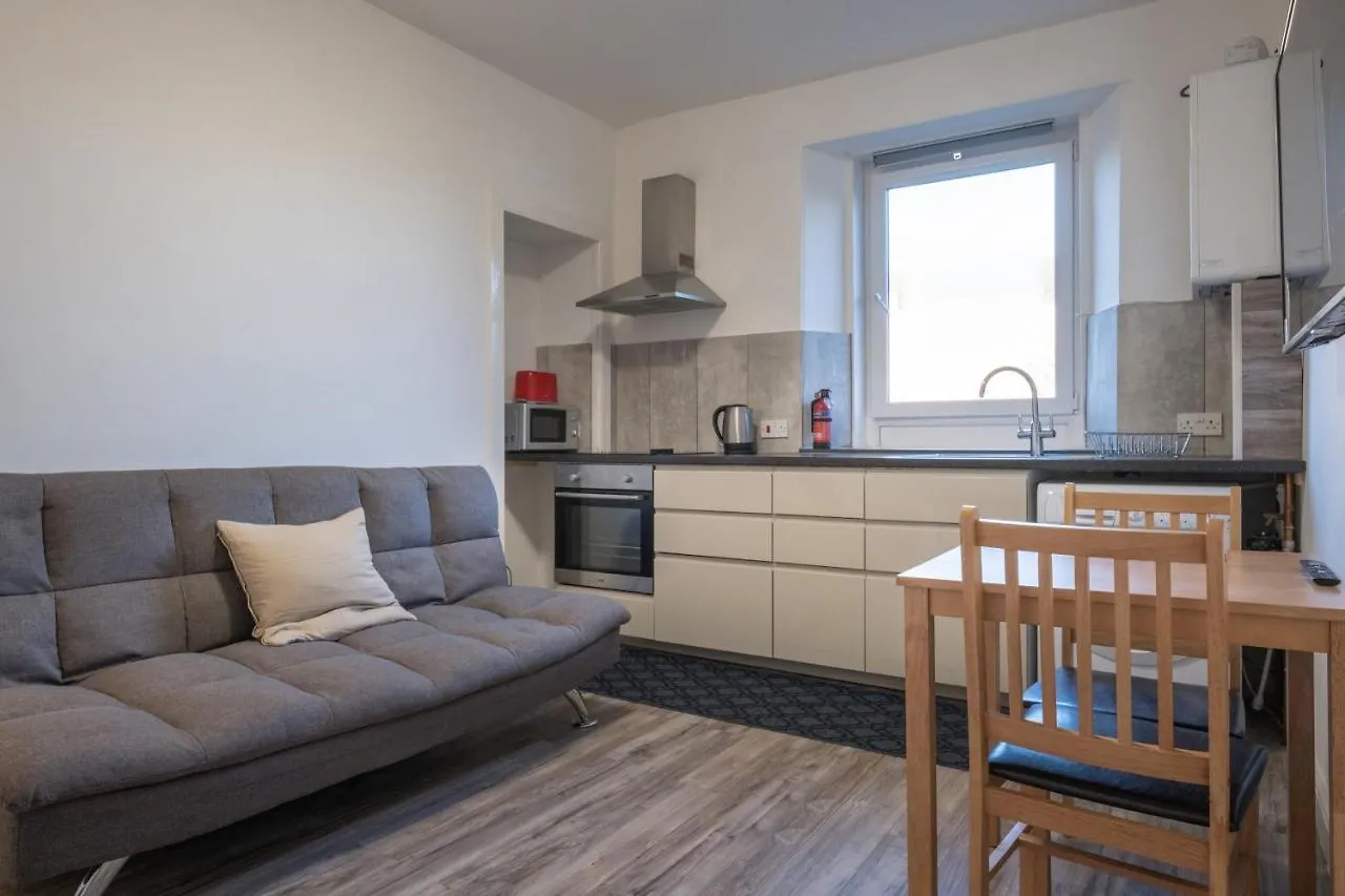 Hutch 2 Bed Apart Aberdeen
